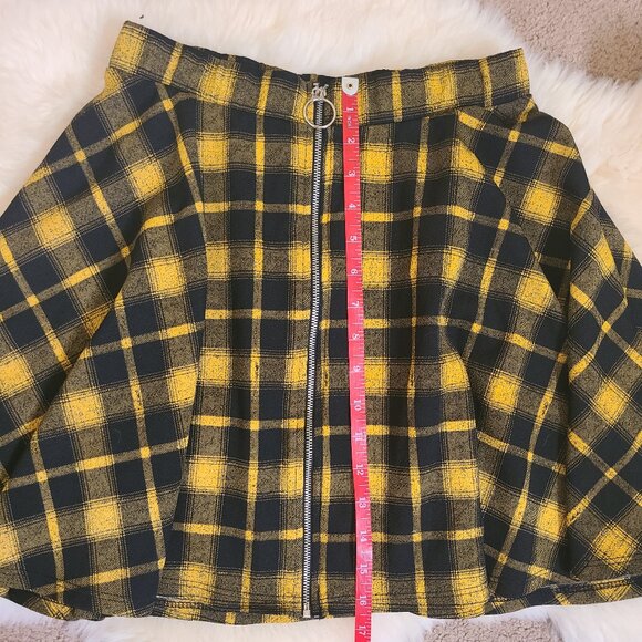 Midnight Hour Yellow & Black Plaid O-Ring Skater Skirt - Picture 6 of 6